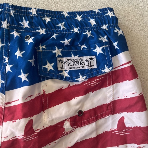 NWT Free Planet Men’s US Flag Shark Swim Trunks S - Picture 11 of 12